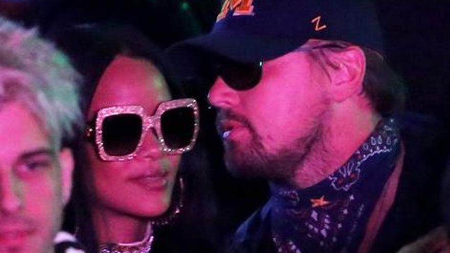Rihanna y Leo se enrollaron en un club de París en enero de 2016, aunque los tabloides informaron que tuvieron una aventura mucho antes.