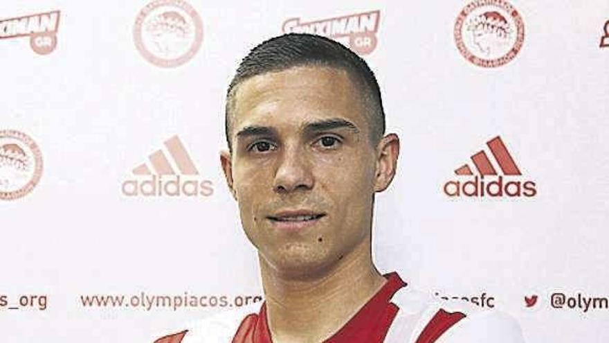 Djurdjevic, en su presentación con el Olympiacos.