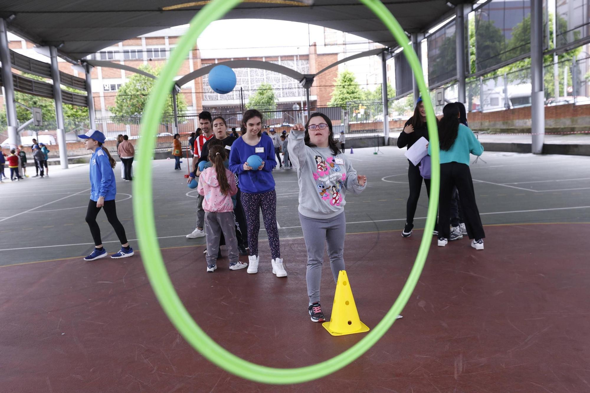 Así es la actividad del colegio Pumarín de Gijón por la inclusión con alumnos del centro de educación especial de Castiello (en imágenes)