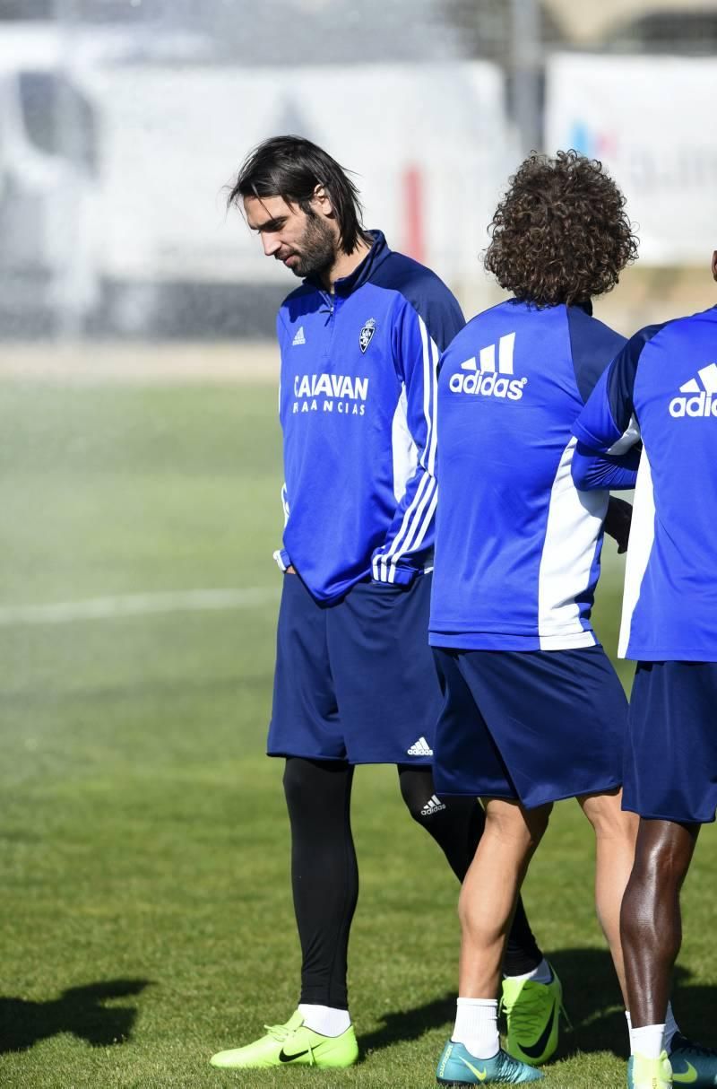 Entrenamiento a puerta abierta del Real Zaragoza en La Romareda