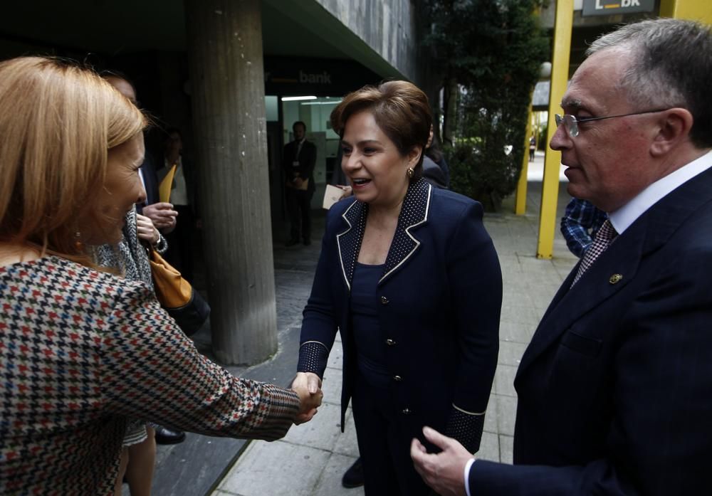 Conferencia de Patricia Espinosa en la Facultad de Económicas