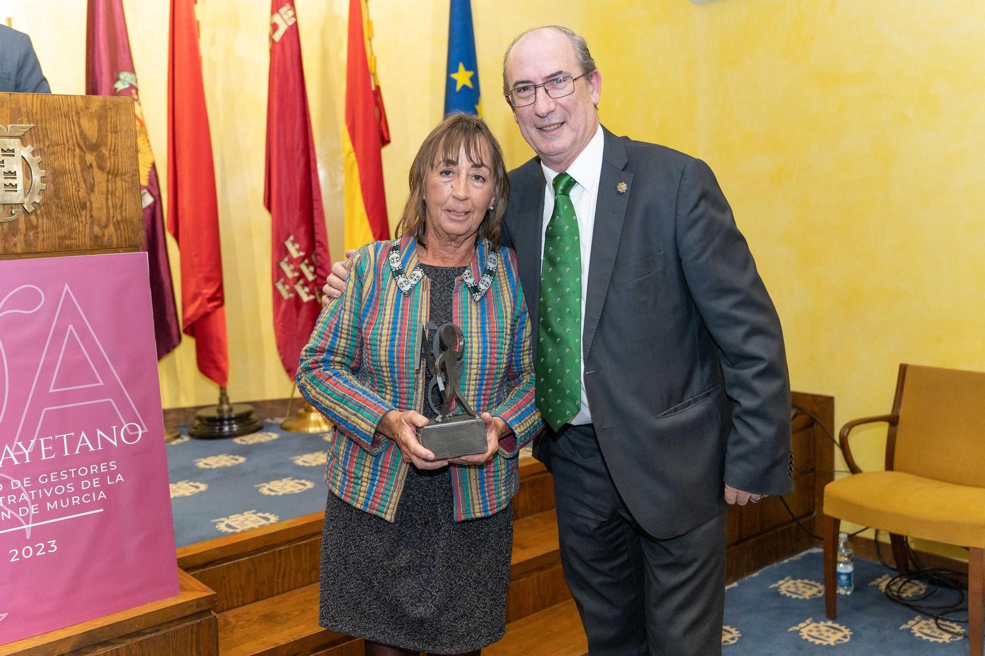 El Colegio de Gestores Administrativos de Murcia celebra patrón y distingue a nuevos colegiados