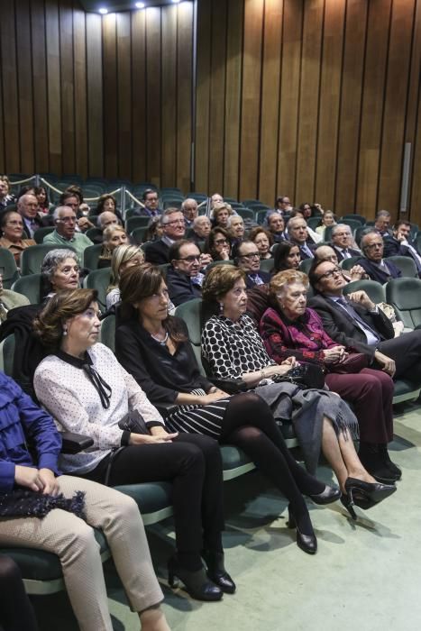 Homaneja a Barthe Aza en el Colegio de Médicos