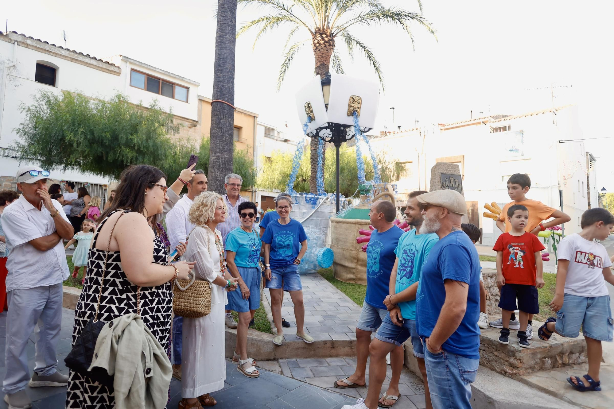 Les Festes de l’Aigua exhiben la creatividad de los monumentos de los cuatro sectores de Cabanes