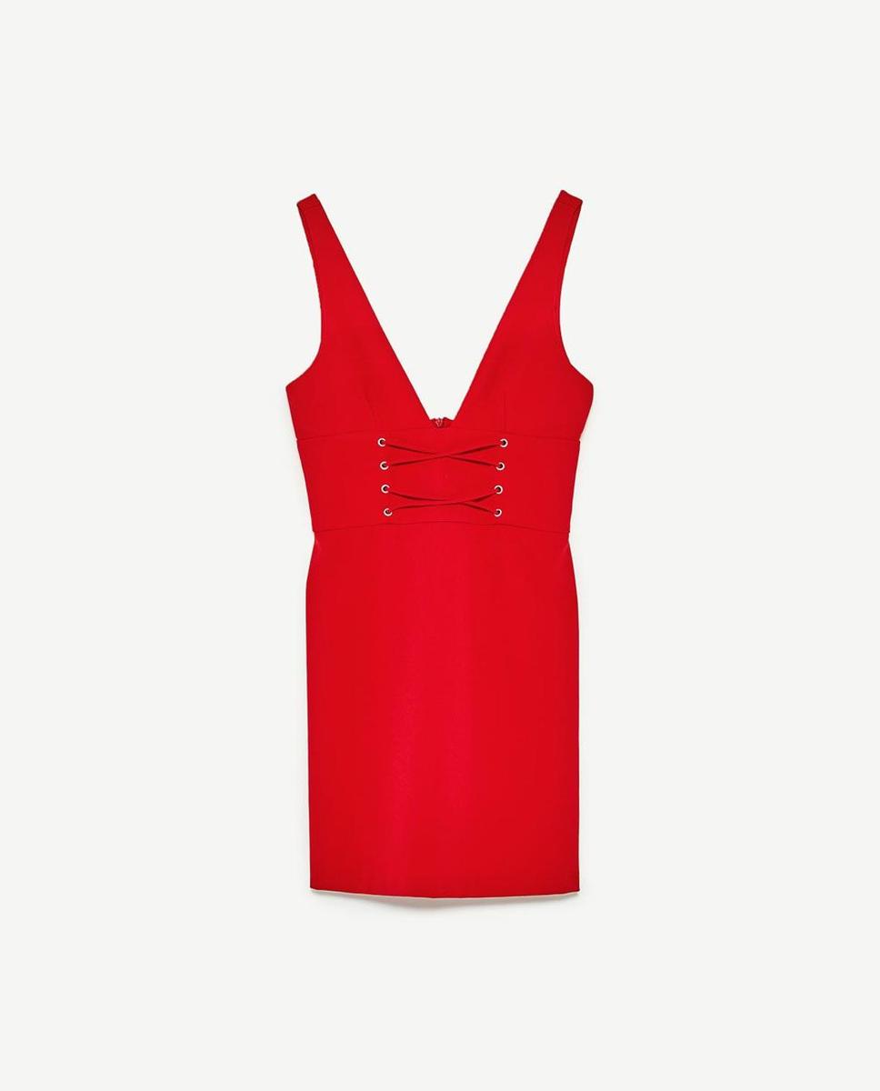 Prendas en rosa y rojo para la primavera: vestido rojo ajustado de Zara