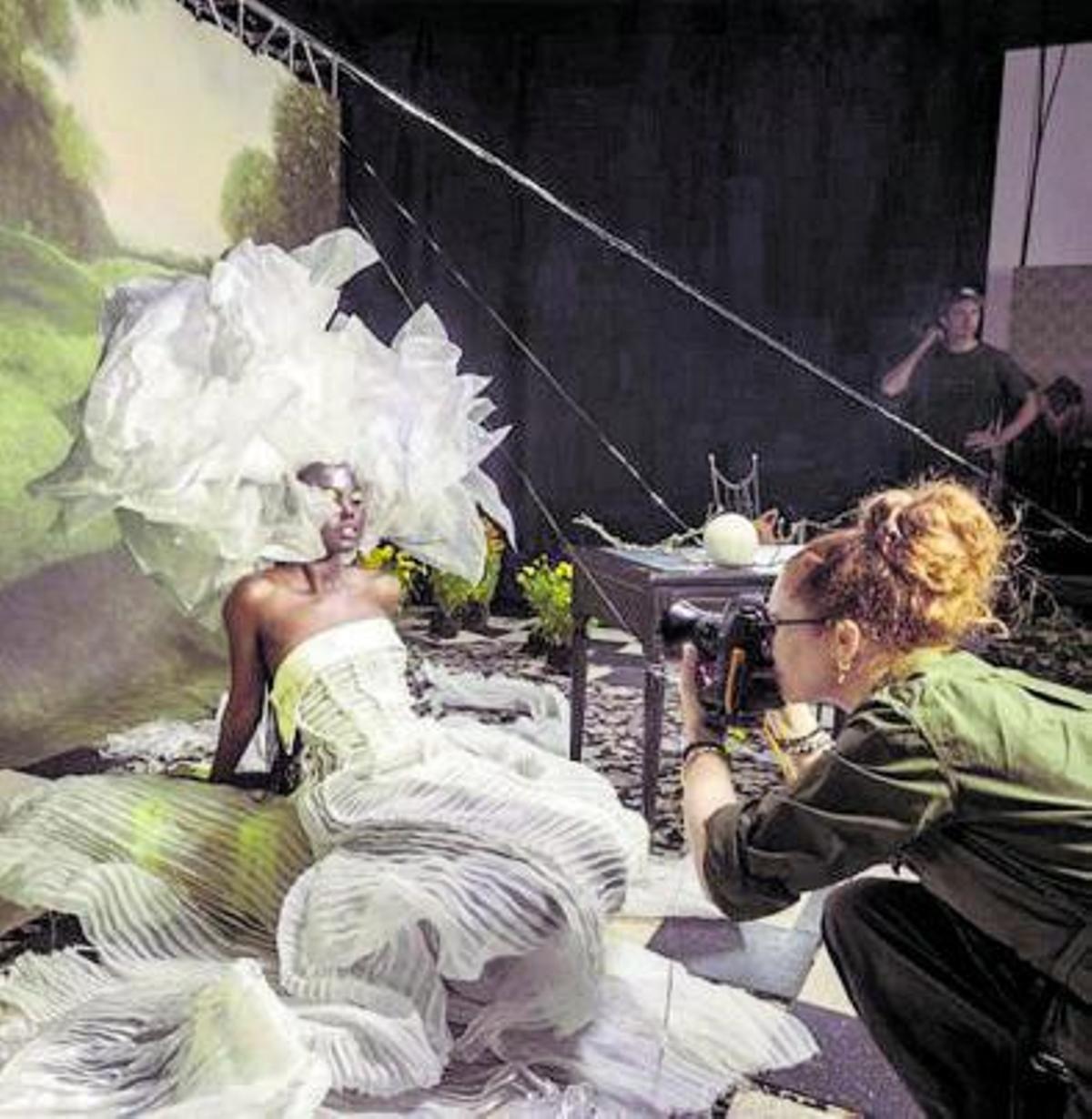 Emma Summertom, tras la cámara.   | // ALESSANDRO SCOTTI