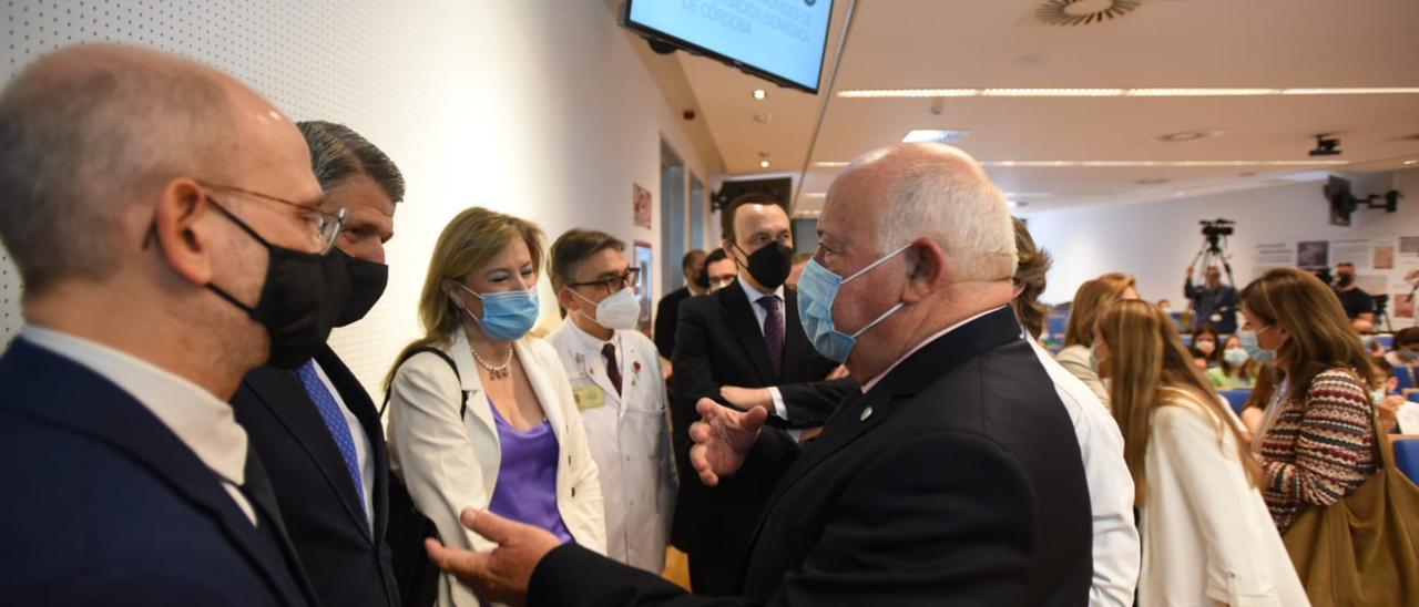 El consejero de Salud y Familias, Jesús Aguirre, durante la presentación de un estudio en el Imibic este viernes.