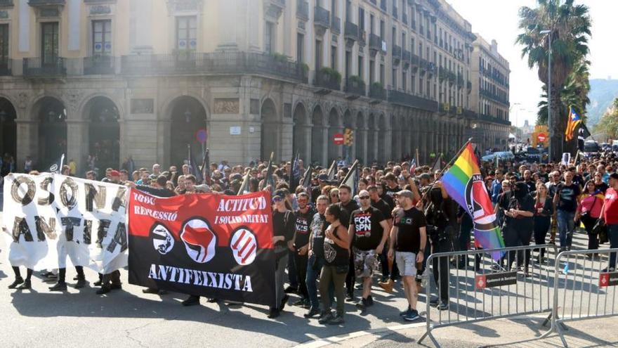 Vídeo: Manifestació a Barcelona contra el dia de la Hispanitat