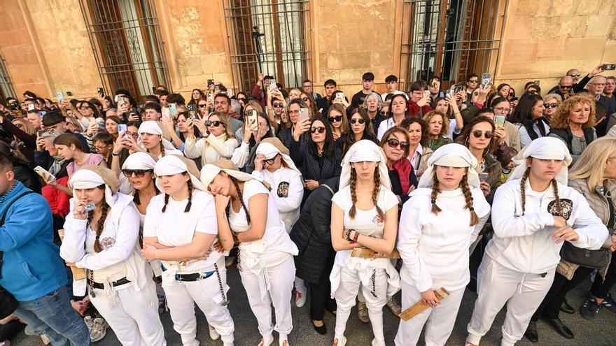 Así salen las procesiones en Elche este Martes Santo