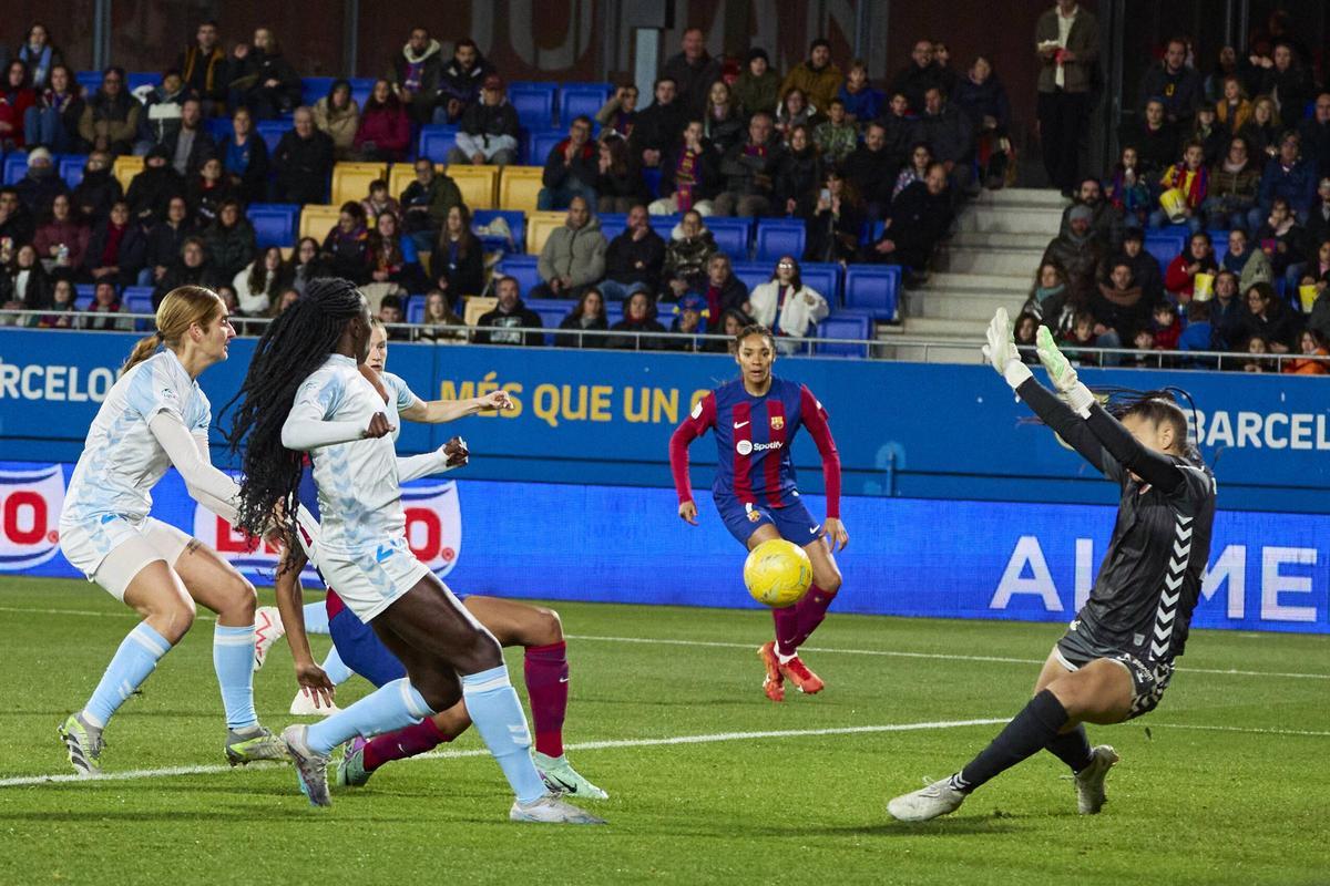 LigaF Jornada 13: FC Barcelona - Levante Las Planas. Las mejores imágenes del partido en el Estadi Johan Cruyff