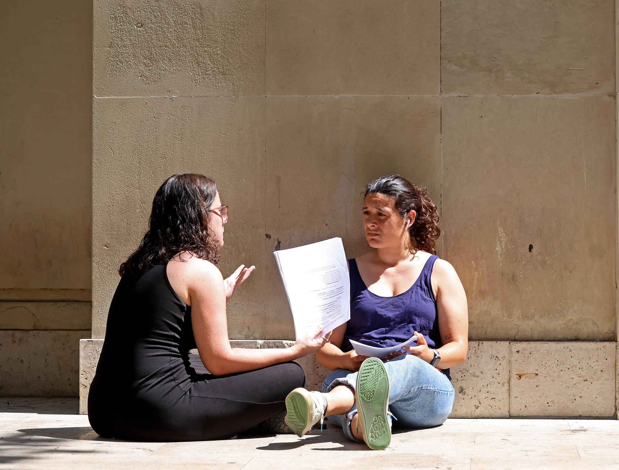 Así se viven las horas previas a la PAU en las bibliotecas