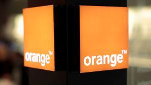 An Orange logo is seen in a phone shop of a shopping centre in Nice, southern France, March 8, 2016.    REUTERS/Eric Gaillard/File Photo                GLOBAL BUSINESS WEEK AHEAD PACKAGE - SEARCH ’BUSINESS WEEK AHEAD 24 OCT’  FOR ALL IMAGES