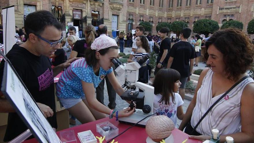 La Noche Europea de los Investigadores celebrará talleres virtuales y ciencia en los balcones