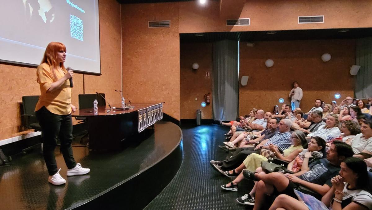 Ponencia del eclipse a cargo de Jessica Rojas.