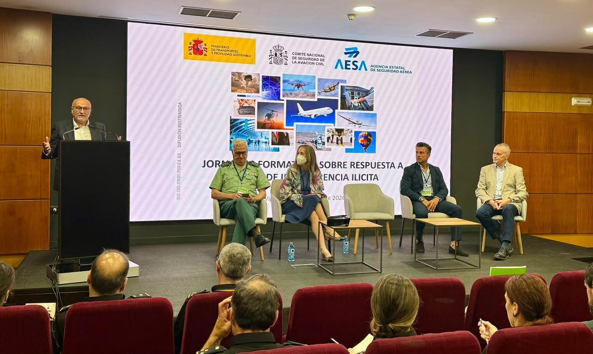 Abel Losada, durante la jornada de seguridad aeroportuaria en la CEP.