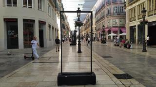 Destrozan 12 fotografías de la exposición de calle Larios sobre el Pacífico