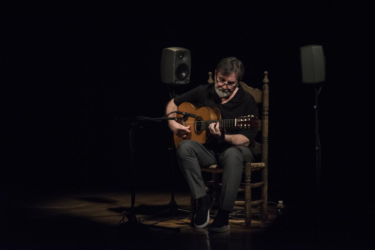 Paco Jarana, durante su recital en el Espacio Turina en el marco de la Bienal de Flamenco de Sevilla, el 23 de septiembre.