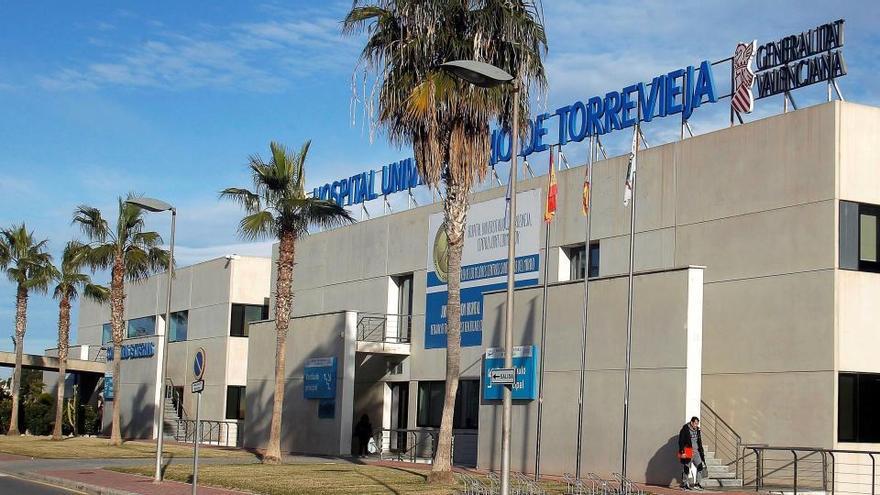 Imagen del acceso al Hospital Universitario de Torrevieja