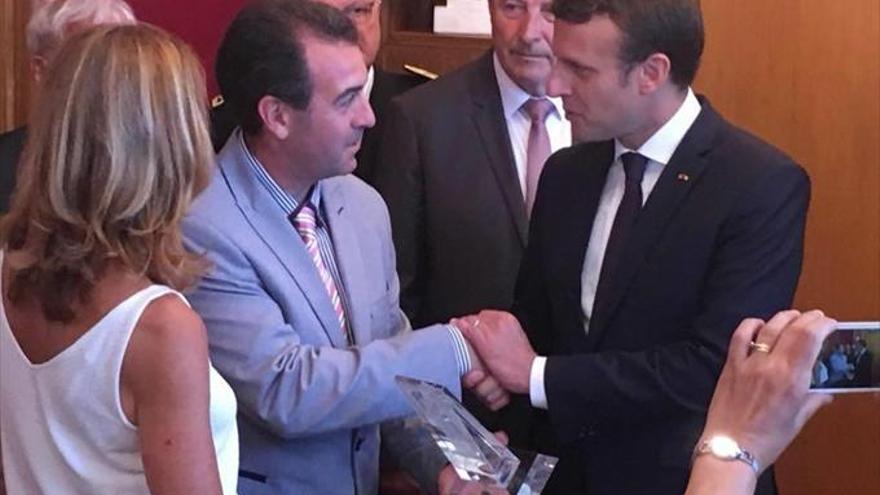 Macron muestra su satisfacción con el hermanamiento de Oradour