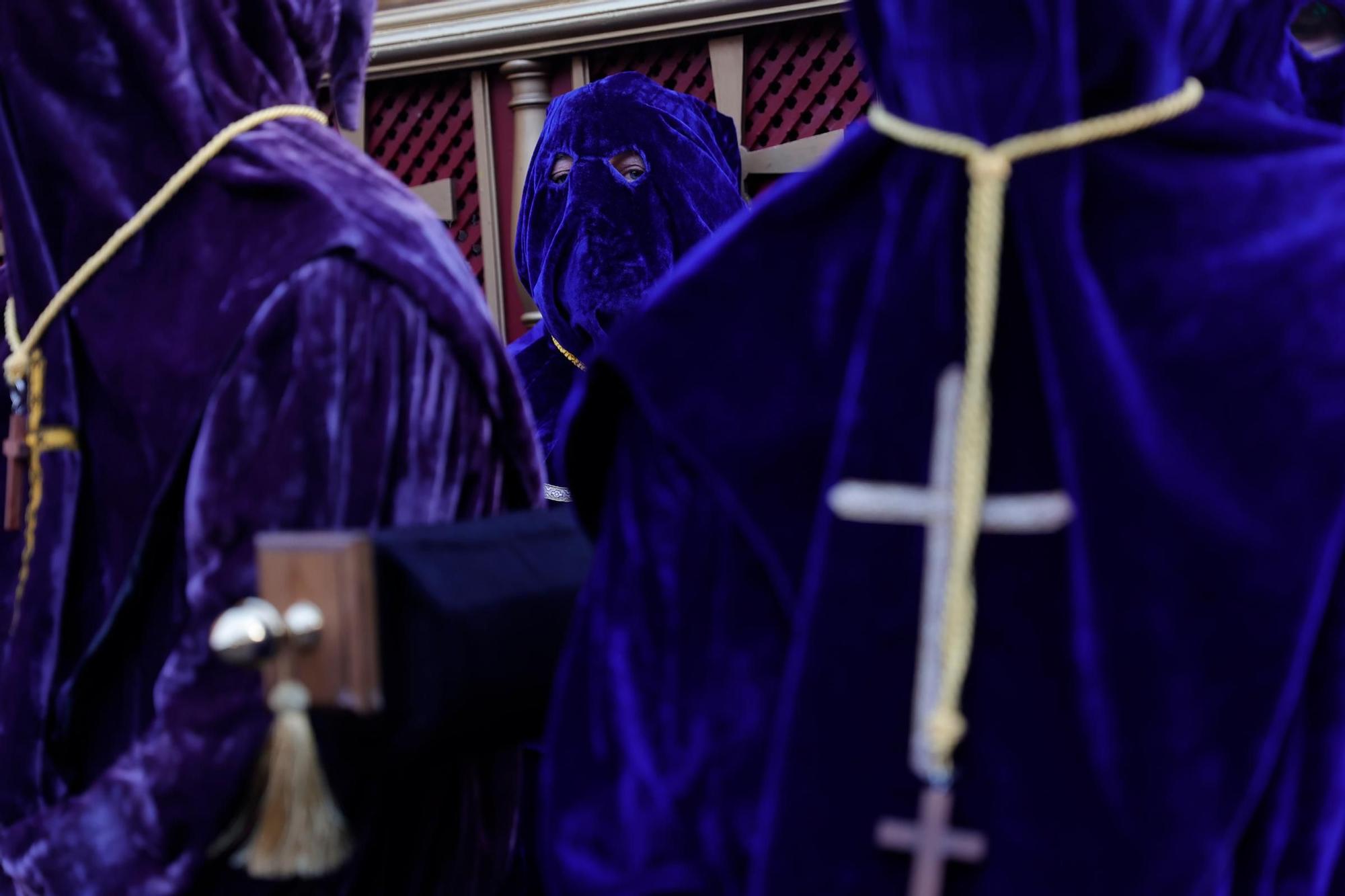 El Señor de Oviedo atrae multitudes: mira las fotos de la procesión del Nazareno