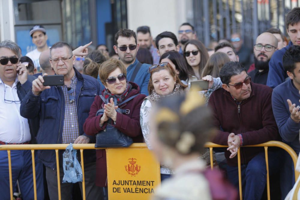 Búscate en el público de la mascletà del 1 de marzo