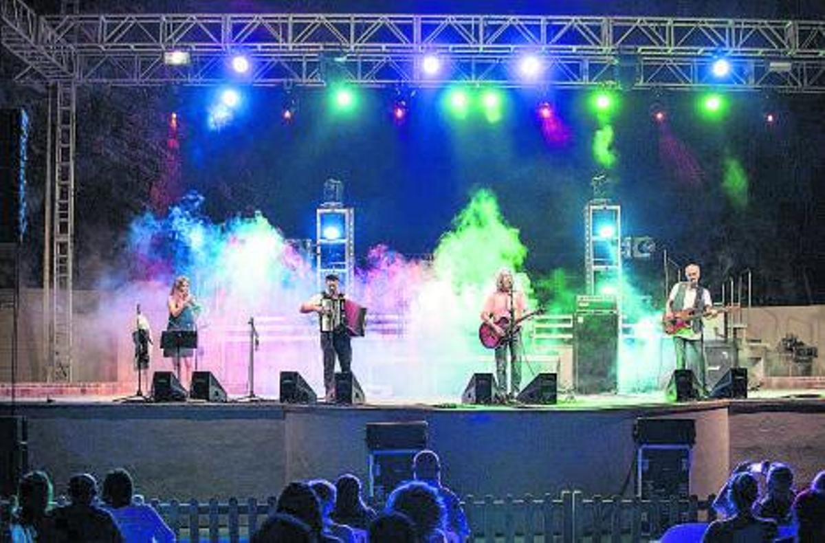 The Moonshine Band celebró su décimo aniversario en el escenario. | ZOWY VOETEN