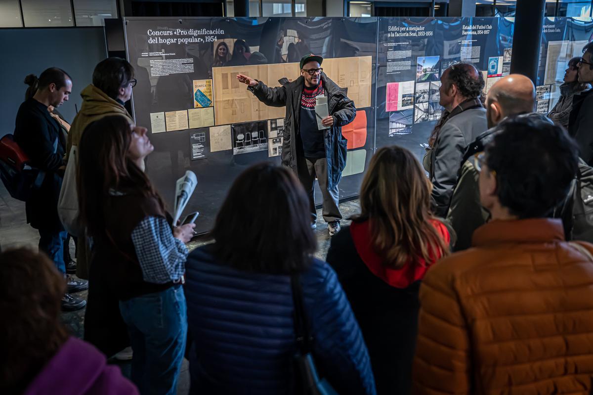 La antigua sede de Editorial Gustavo Gili acoge la exposición Línea dura rica en fondos que reescribe la historia del racionalismo arquitectónico local