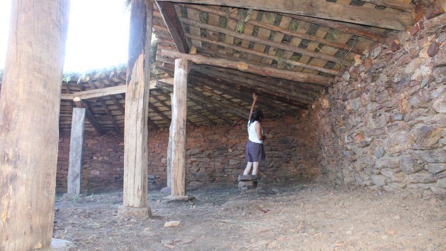 Villanueva de Valrojo recupera sus tradicionales corralones