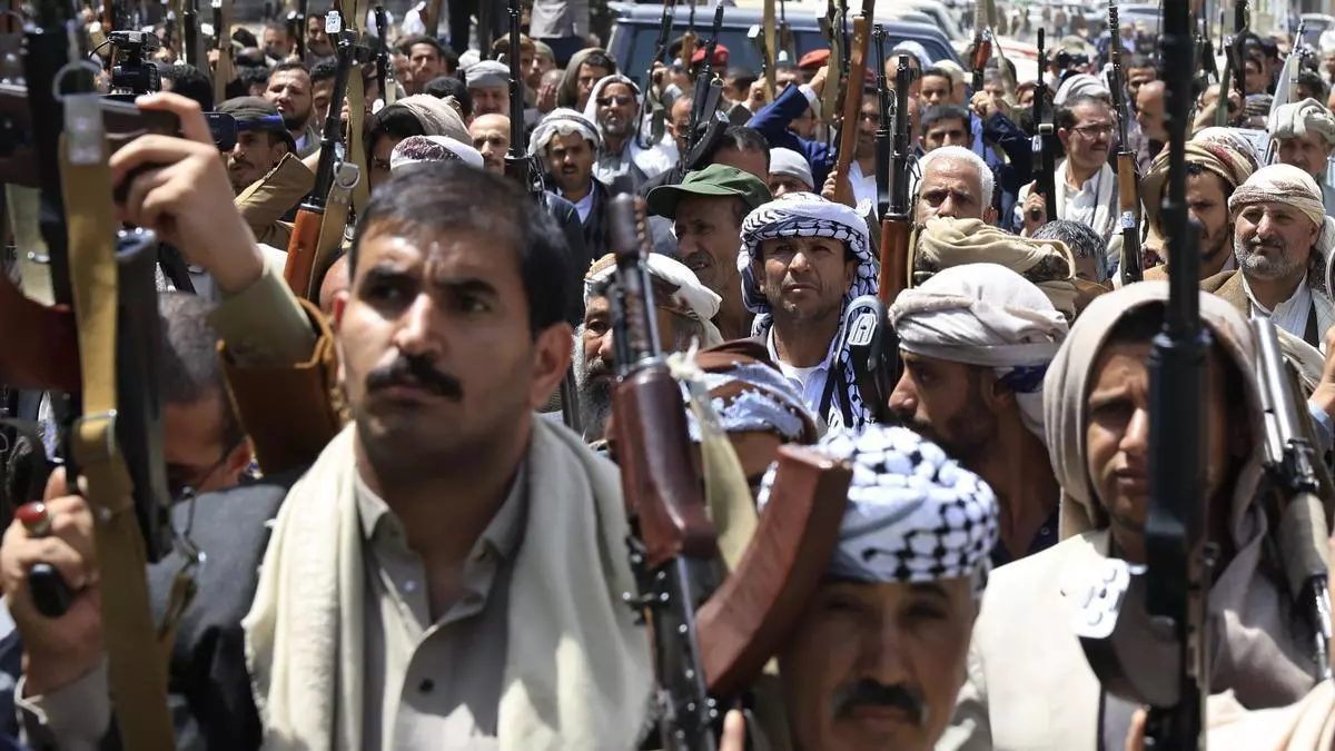 Irán amenaza con cerrar el mar Rojo si EEUU mantiene el bloqueo de Ormuz