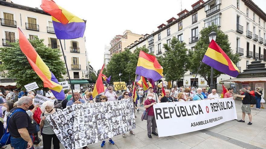 El legado de la República se diluye 90 años después entre una escasa oferta electoral y una monarquía asentada