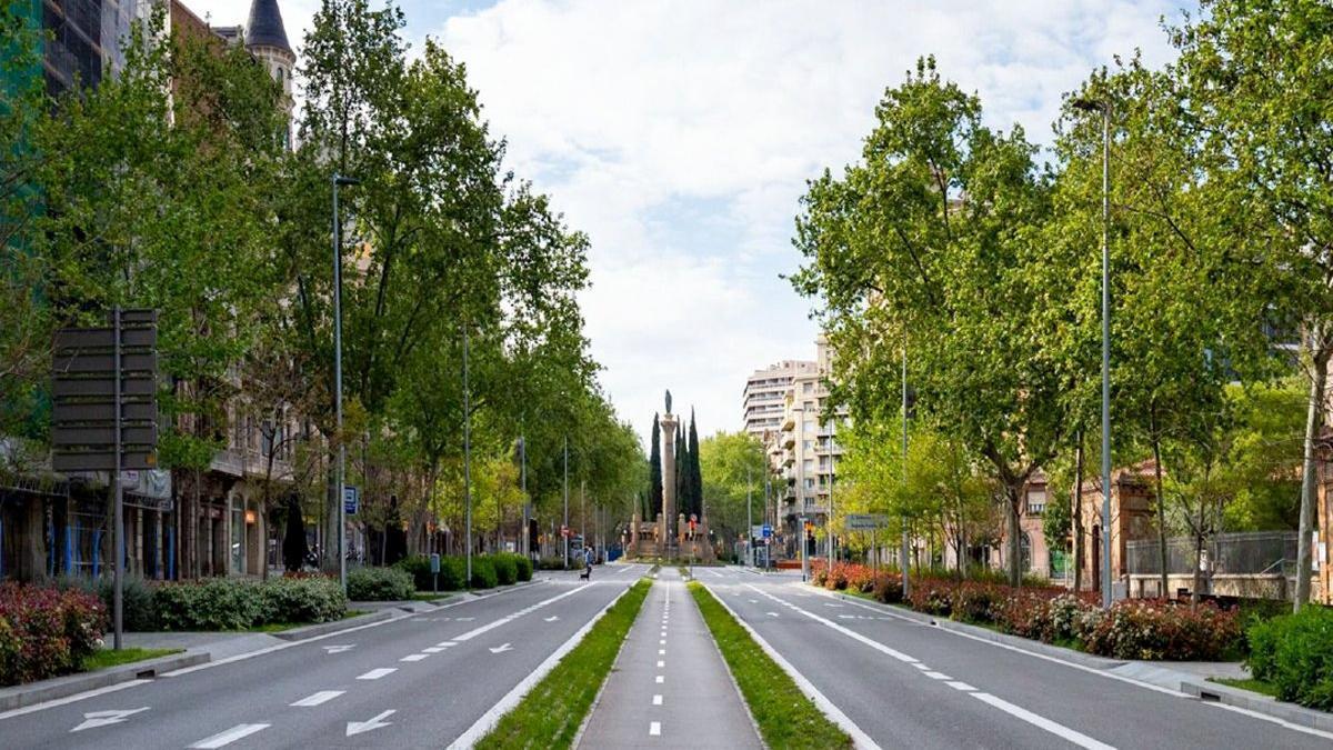 Una imagen de una calle vacía de la ciudad de Barcelona durante la pandemia