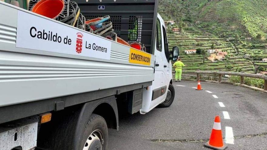 El Cabildo de La Gomera ejecuta un centenar de actuaciones de conservación en las vías insulares