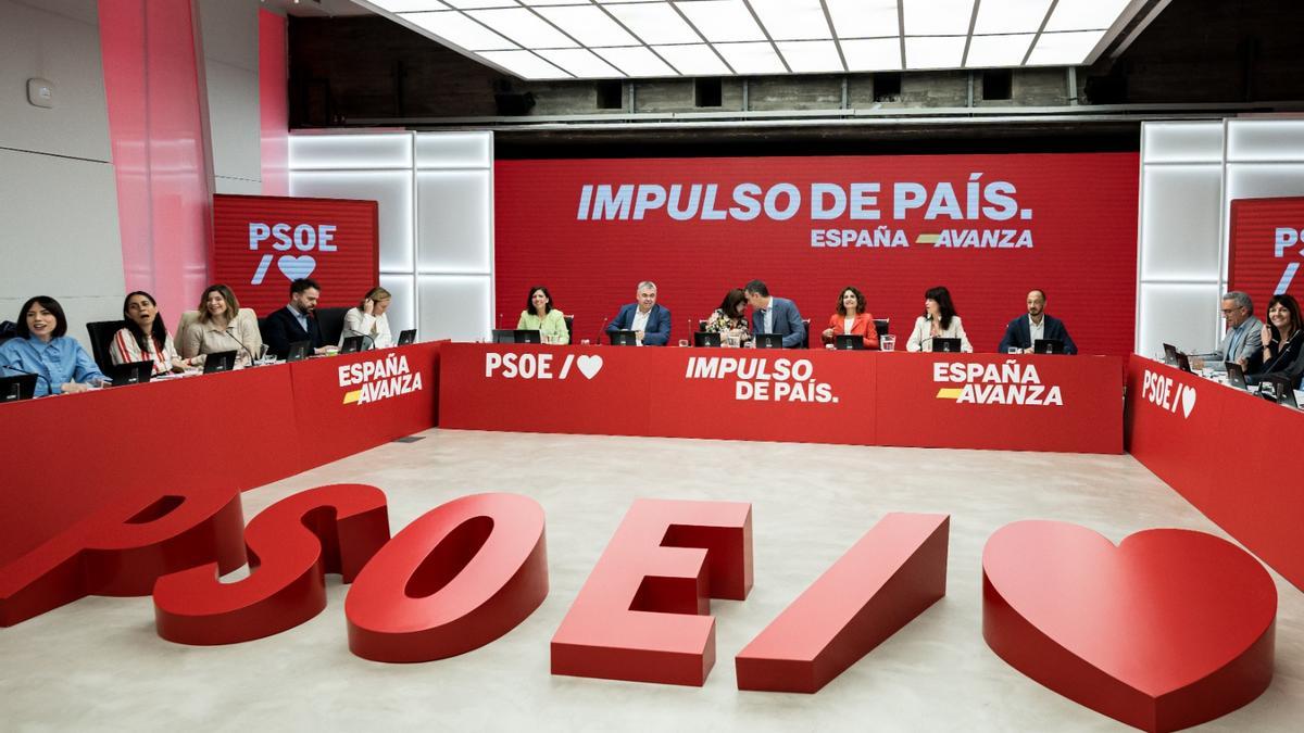 El PSOE reúne a la ejecutiva para explicar el preacuerdo con ERC ante las dudas de los barones