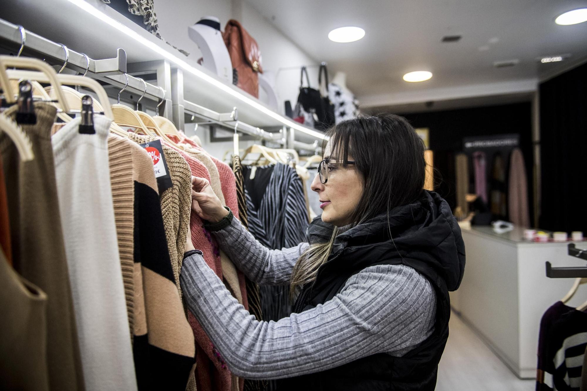 GALERÍA | Así son las rebajas en Cáceres