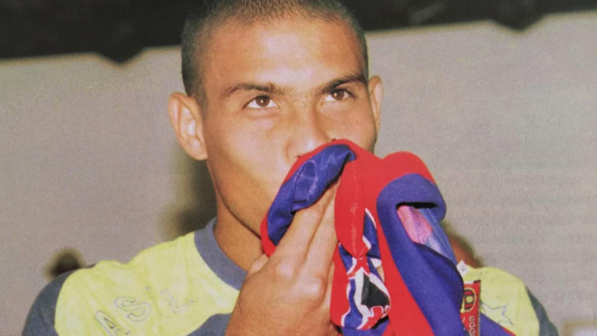 Ronaldo, el día de su presentación como jugador del FC Barcelona: 17 de julio de 1996, en Miami. Este sábado se cumplen 25 años