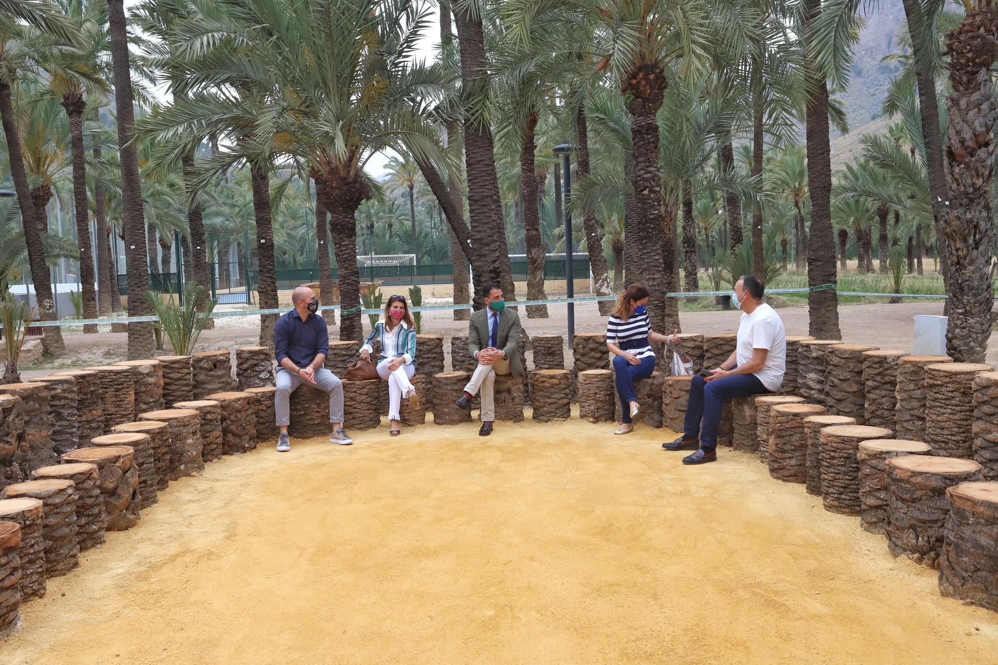 Orihuela inaugura un centro de acogida al visitante en el Palmeral