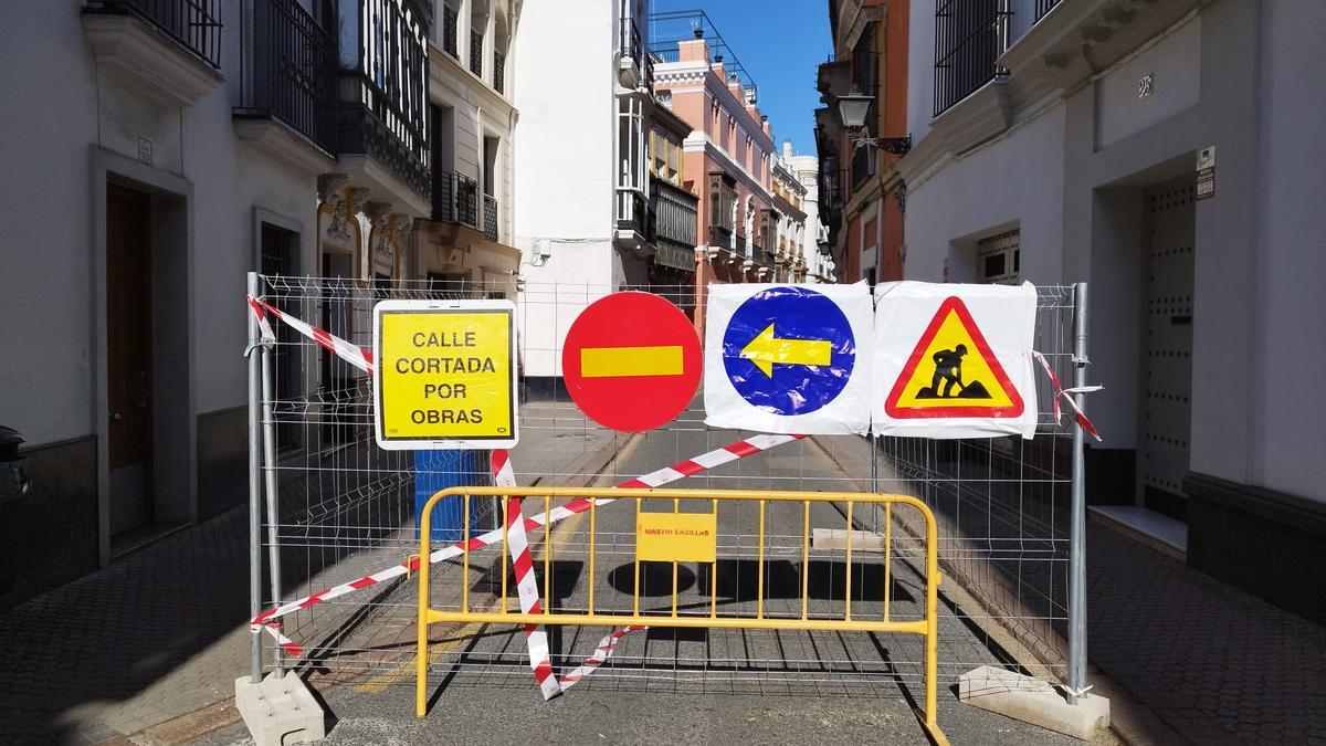 Obras en la calle Zaragoza de Sevilla