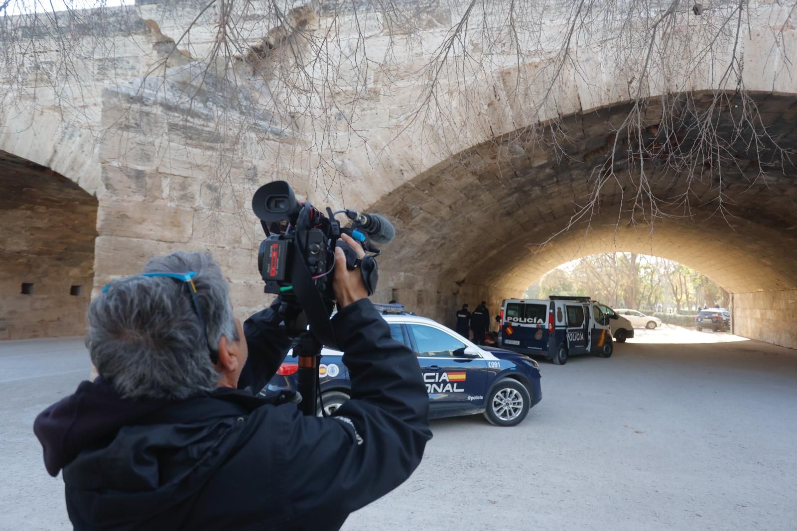 Un hombre se entrega tras matar a un sinhogar que dormía bajo el puente del Real en València