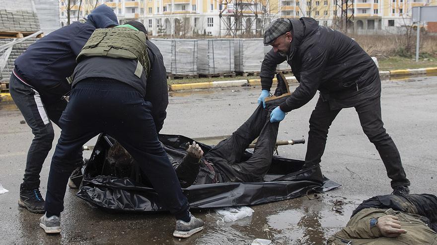 &quot;Nos decían que somos todos unos nazis&quot;: la matanza de Bucha contada por sus supervivientes