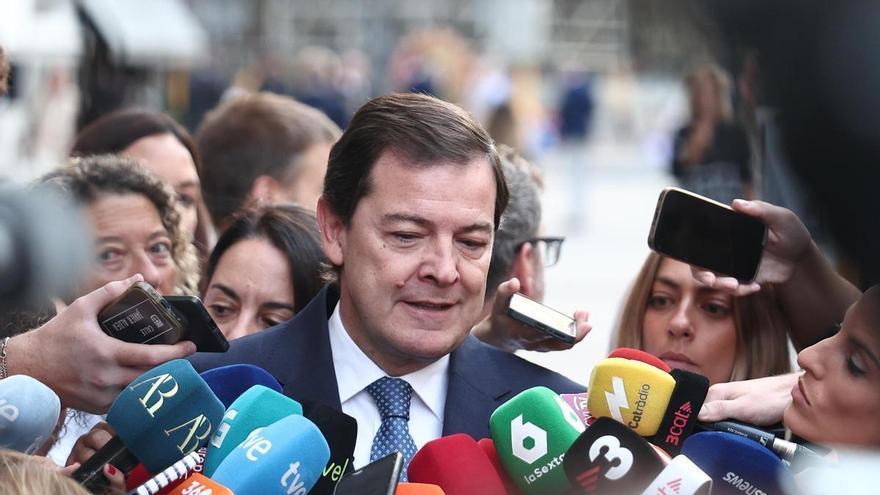 Mañueco apoia Vivas e pede "devolver todos os migrantes de onde vieram"