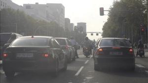 La avenida Diagonal de Barcelona, congestionada.