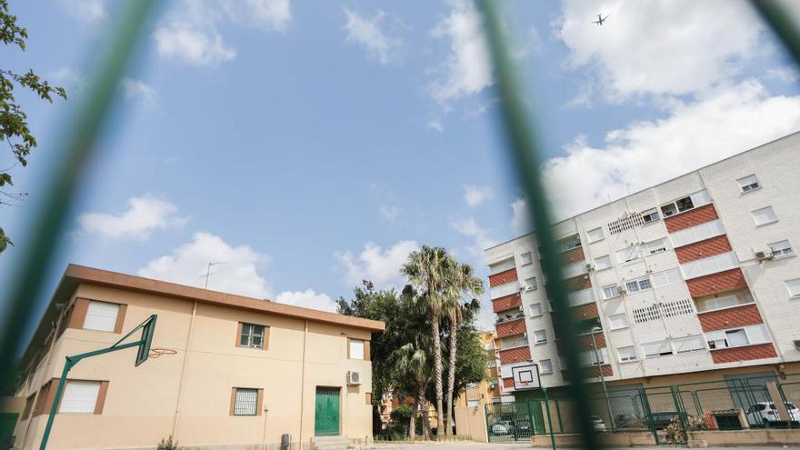 Un avión sobrevuela el Rei en Jaume