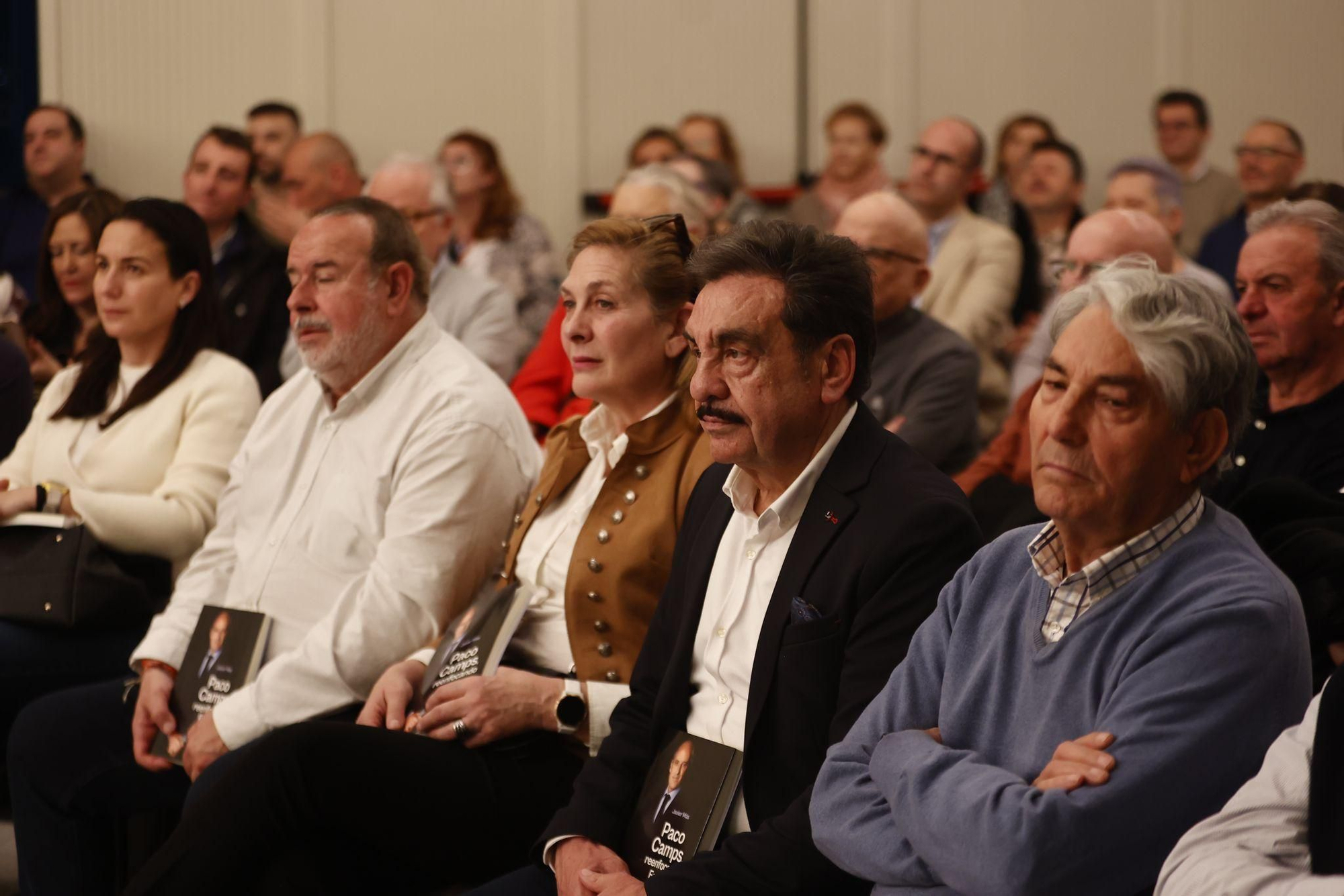 Los asistentes a la presentación del libro de Francisco Camps en un hotel de València
