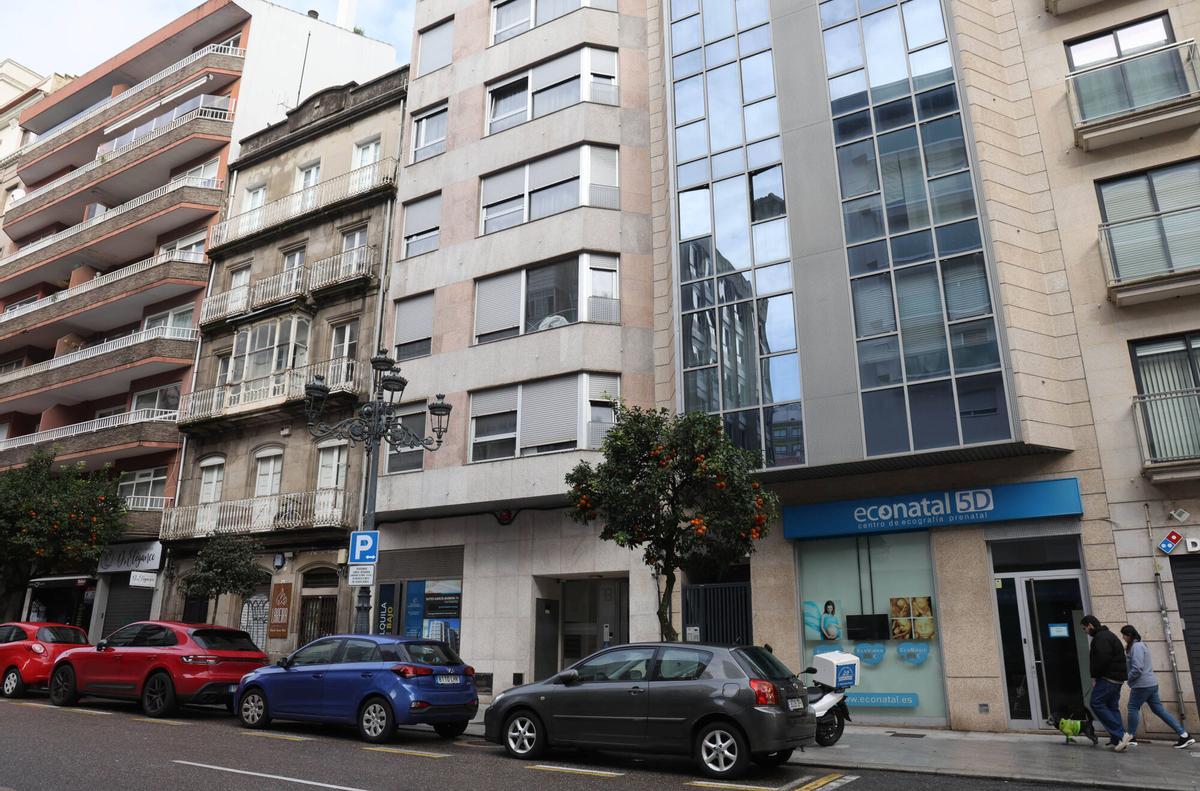 Edificio de viviendas turísticas en García Barbón.