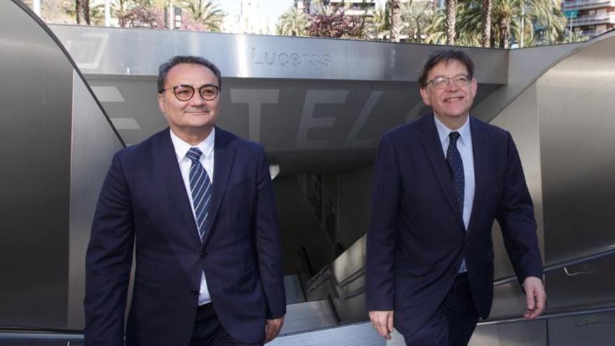 Puig, junto a Sanguino, hoy en la estación del TRAM de Luceros