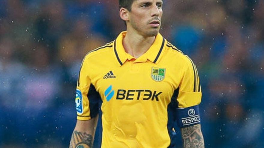 José Sosa se marcha del Metalist al Atlético.