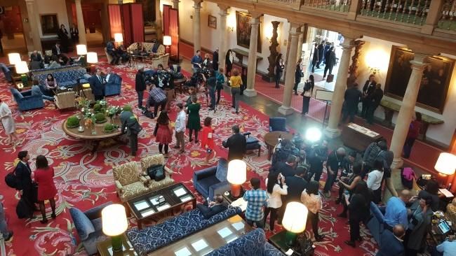 Ambiente en el hotel de la Reconquista la mañana del día de entrega del los premios Princesa de Asturias