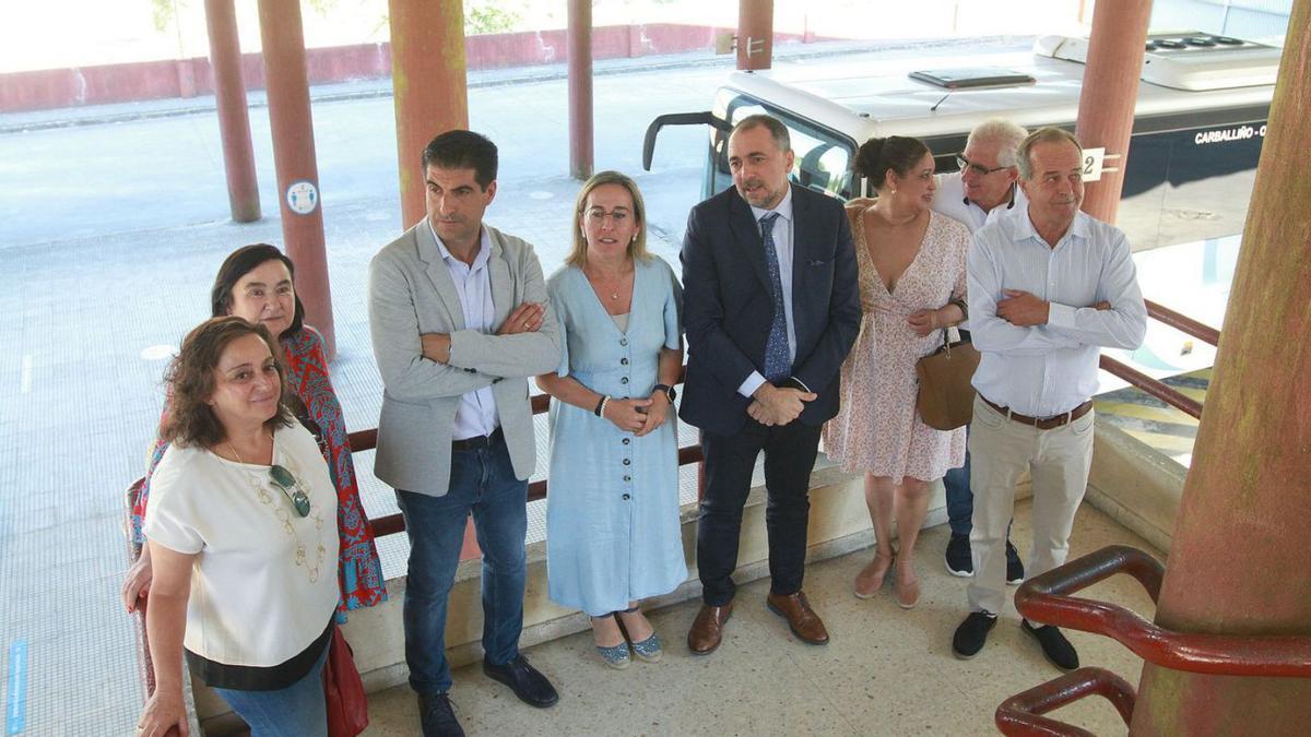 Las autoridades visitaron la actual estación de autobuses, donde se ubicará el centro de salud. |   // I. OSORIO