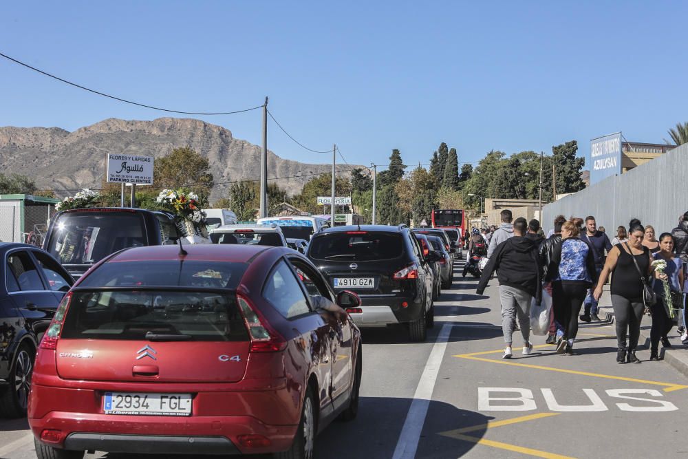 Lleno en el Cementerio de Alicante