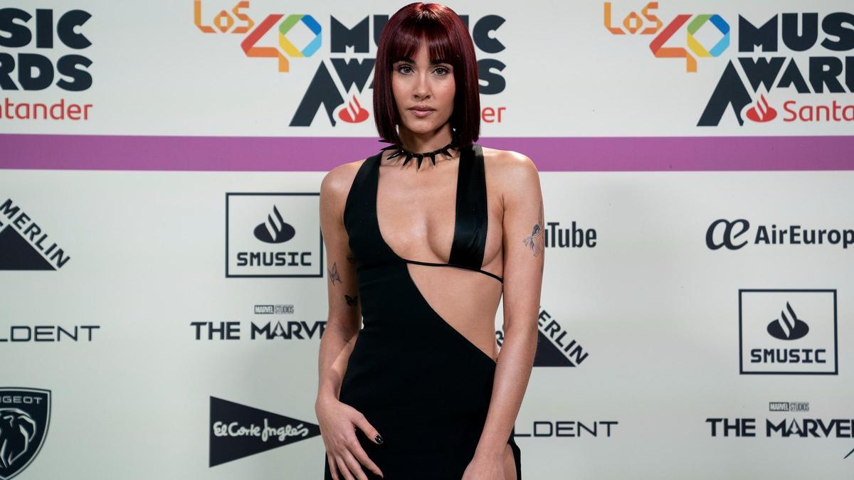 La cantante Aitana posa durante el photocall de los 40 Music Awards 2023, en el Wizink Center, a 3 de noviembre de 2023, en Madrid